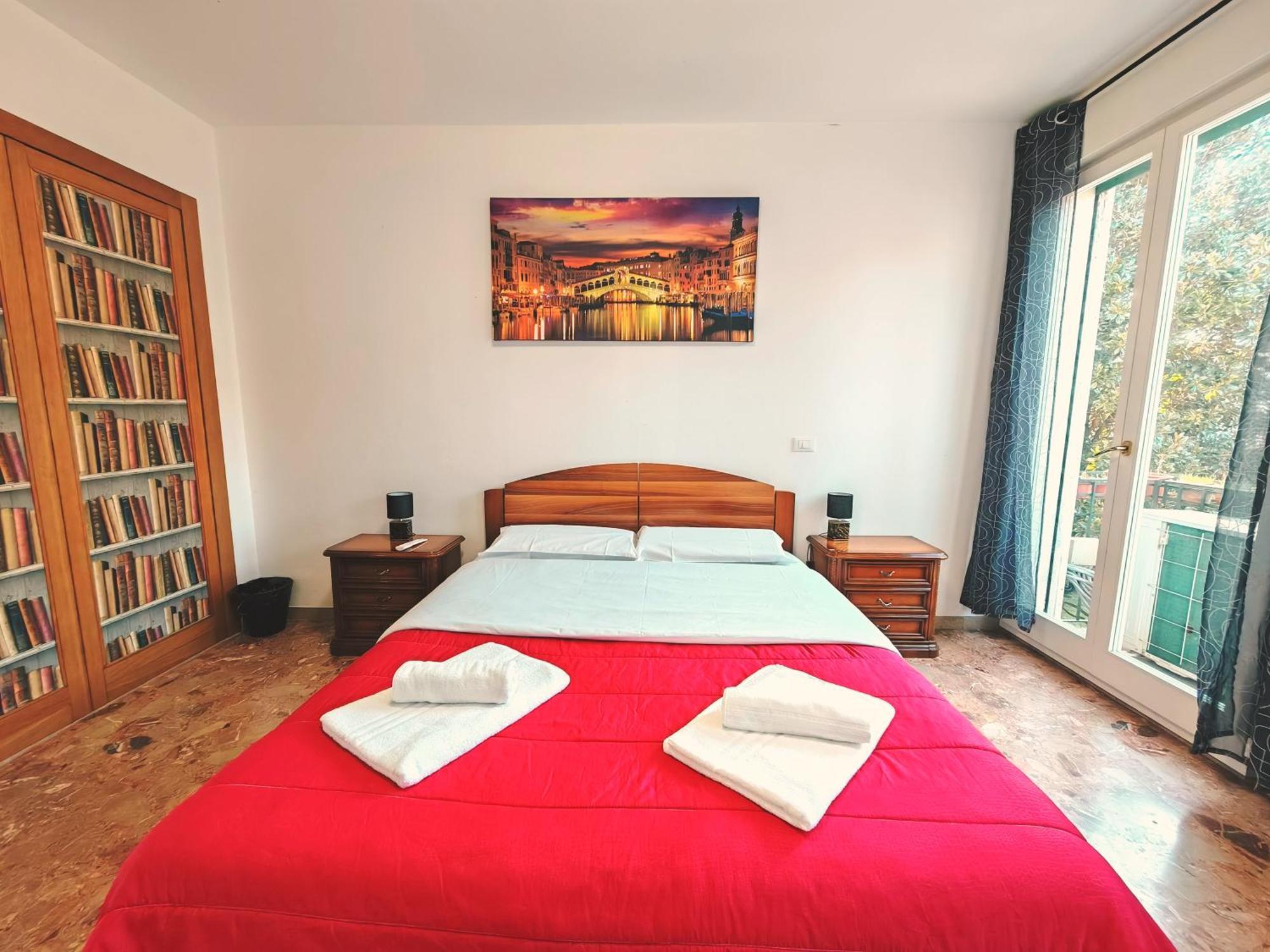 Goldmine Guest House 2 Venice Room photo